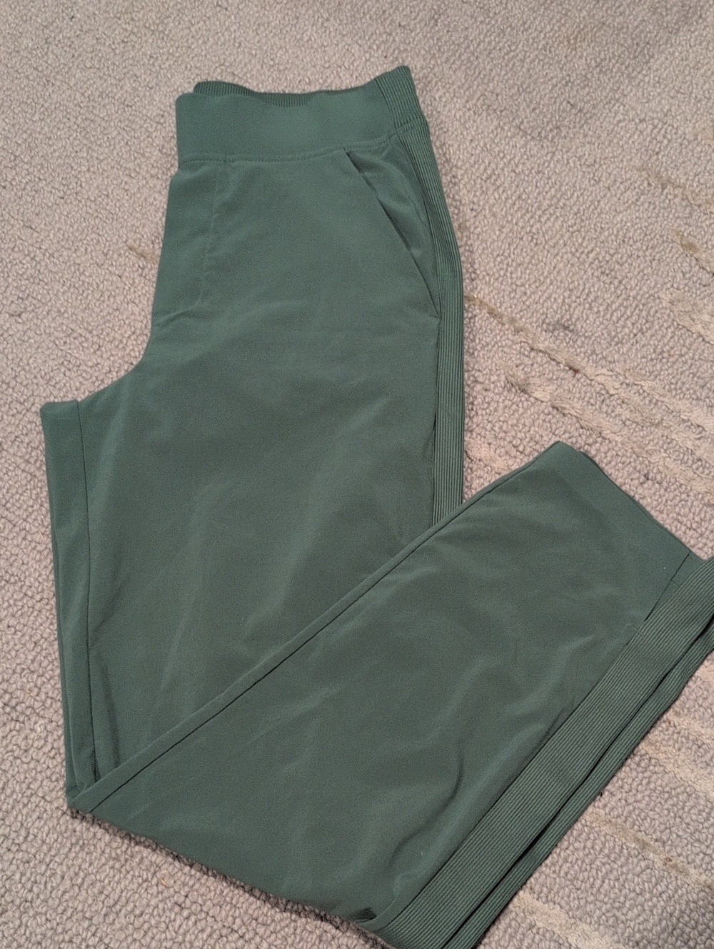 Athleta Green High-Rise Crop Jogger Pants